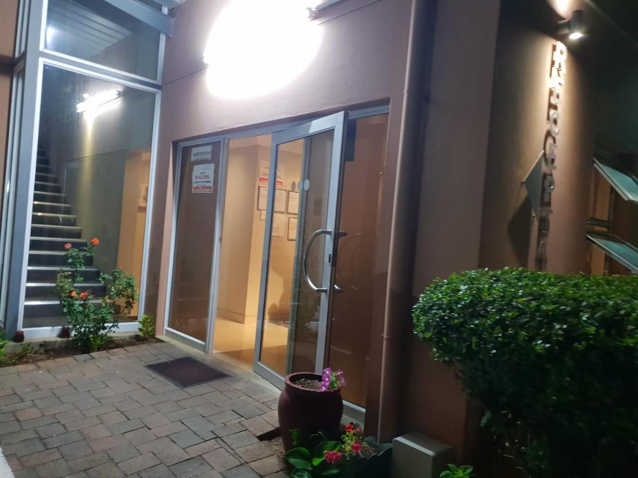 דורבן Essenwood Park Hotel מראה חיצוני תמונה